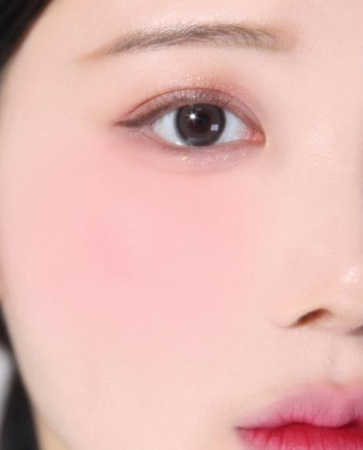 Мягкие румяна с сияющим финишем в нежном розовом оттенке The Saem Jelly Blusher PK01 Sweet Petal